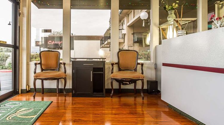 Quality Inn & Suites Silicon Valley Lobby