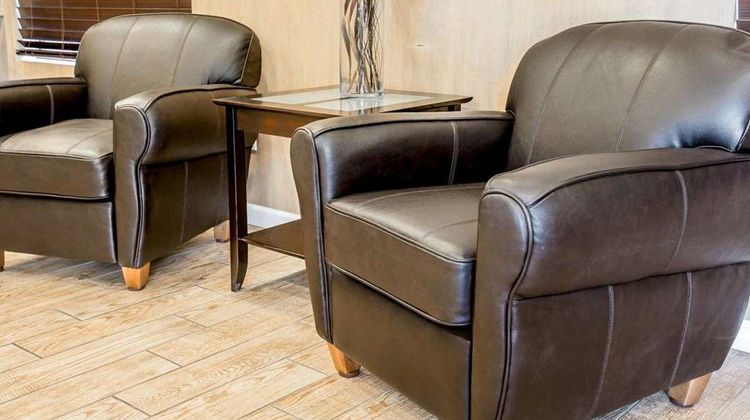 Quality Inn & Suites Lobby