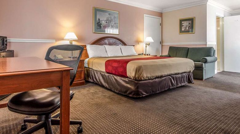 <b>Econo Lodge Suite</b>. Images powered by <a href="https://iceportal.shijigroup.com/" title="IcePortal" target="_blank">IcePortal</a>.