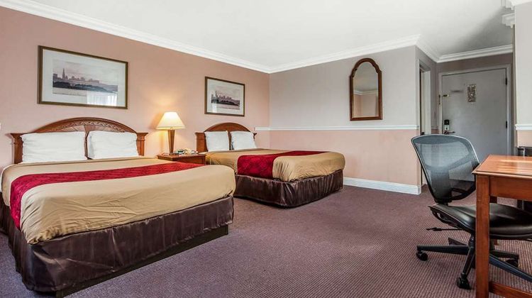 Econo Lodge Room