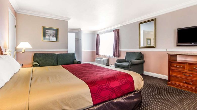 <b>Econo Lodge Suite</b>. Images powered by <a href="https://iceportal.shijigroup.com/" title="IcePortal" target="_blank">IcePortal</a>.