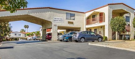 Econo Lodge Exterior