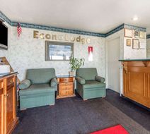 Econo Lodge Lobby