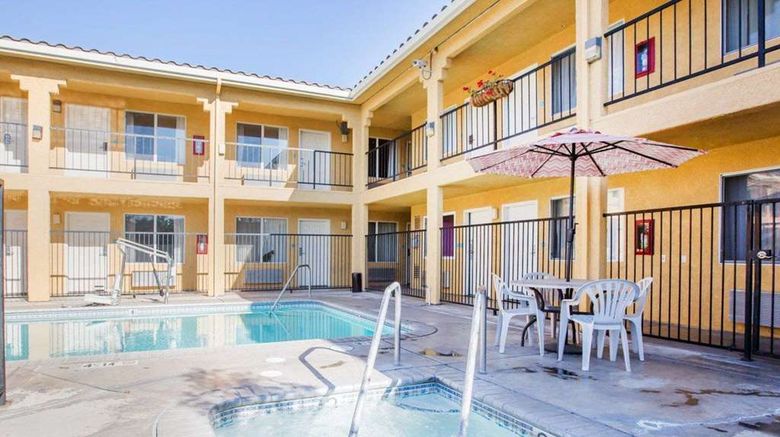 <b>Econo Lodge Lodi Pool</b>. Images powered by <a href="https://iceportal.shijigroup.com/" title="IcePortal" target="_blank">IcePortal</a>.