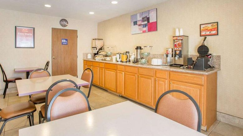 <b>Econo Lodge Lodi Restaurant</b>. Images powered by <a href="https://iceportal.shijigroup.com/" title="IcePortal" target="_blank">IcePortal</a>.