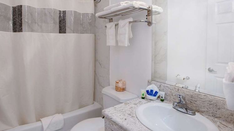 Rodeway Inn and Suites Pasadena Room