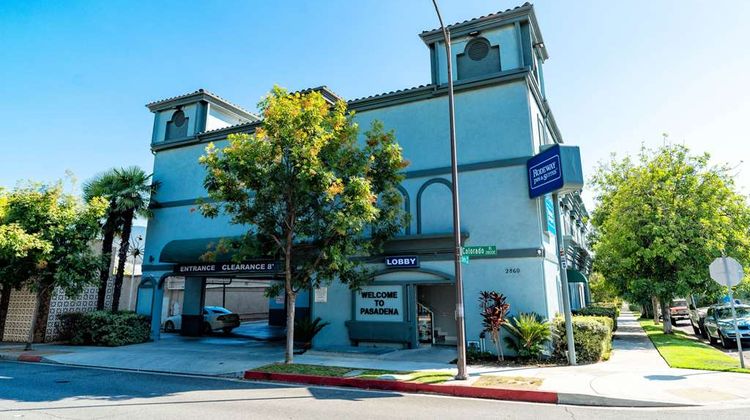 Rodeway Inn and Suites Pasadena Exterior