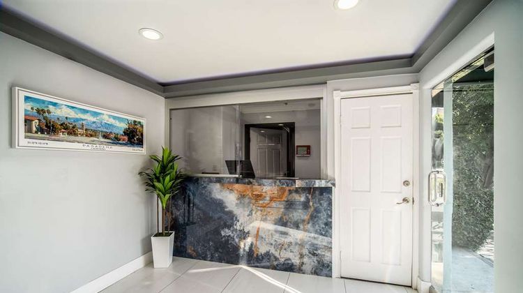 Rodeway Inn and Suites Pasadena Lobby