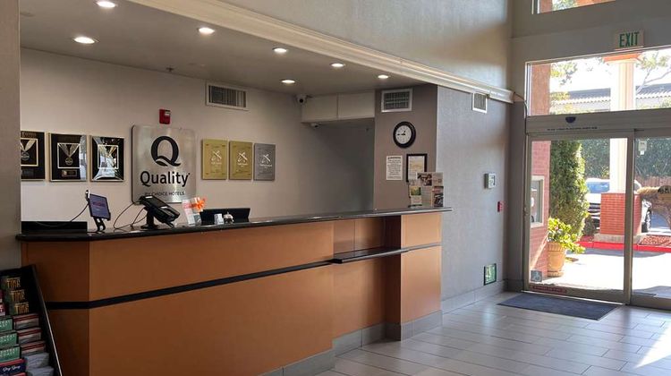 Quality Inn Silicon Valley Lobby