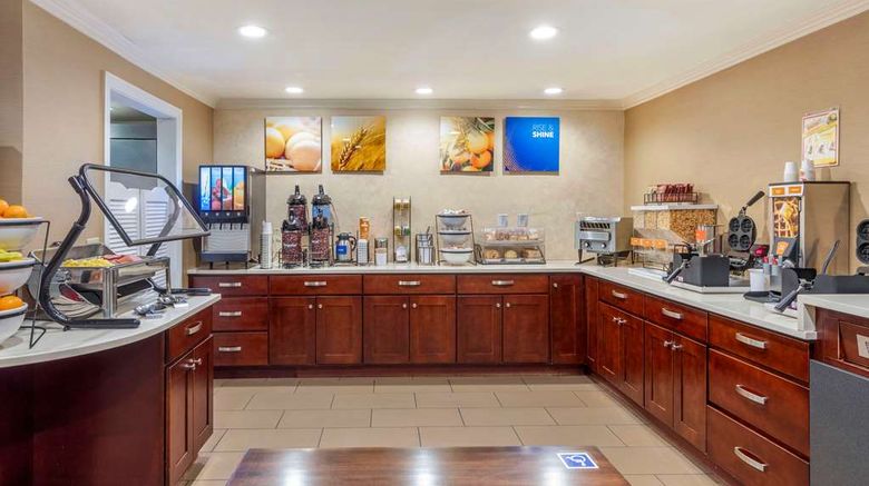 <b>Comfort Inn near Santa Monica Pier Restaurant</b>. Images powered by <a href="https://iceportal.shijigroup.com/" title="IcePortal" target="_blank">IcePortal</a>.