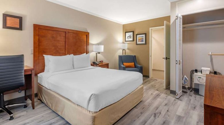 <b>Comfort Inn near Santa Monica Pier Room</b>. Images powered by <a href="https://iceportal.shijigroup.com/" title="IcePortal" target="_blank">IcePortal</a>.