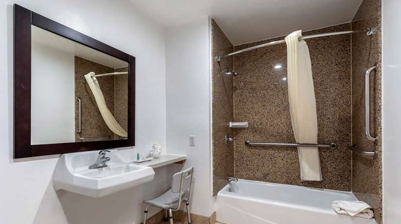 <b>Rodeway Inn Carson Los Angeles South Room</b>. Images powered by <a href="https://iceportal.shijigroup.com/" title="IcePortal" target="_blank">IcePortal</a>.