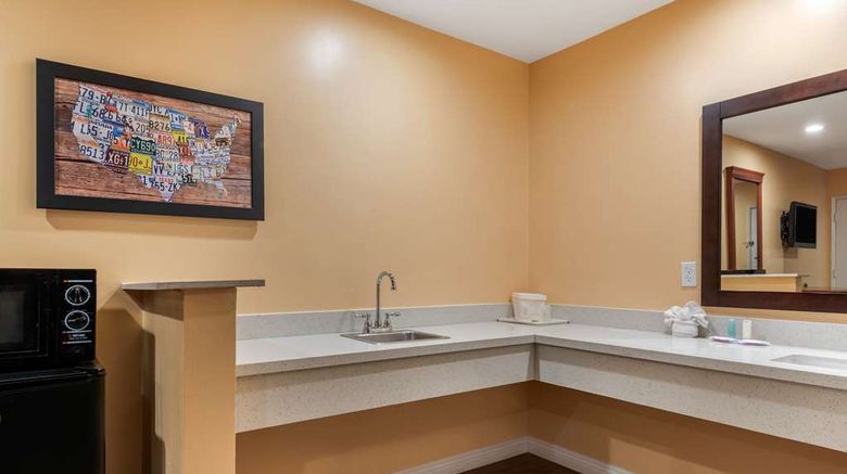 <b>Rodeway Inn Carson Los Angeles South Room</b>. Images powered by <a href="https://iceportal.shijigroup.com/" title="IcePortal" target="_blank">IcePortal</a>.