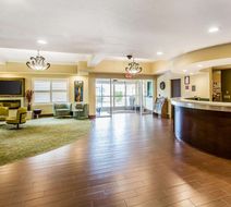 Comfort Suites Lobby