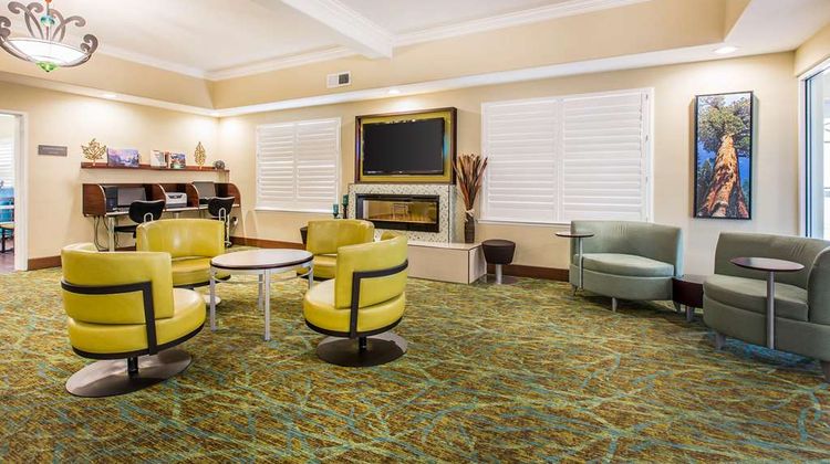 Comfort Suites Lobby
