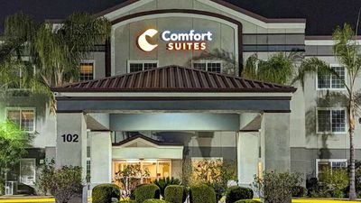 Comfort Suites