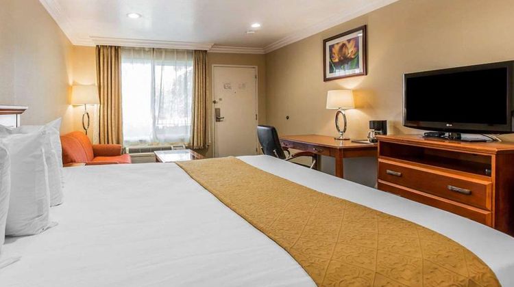 Quality Inn Long Beach Airport Room