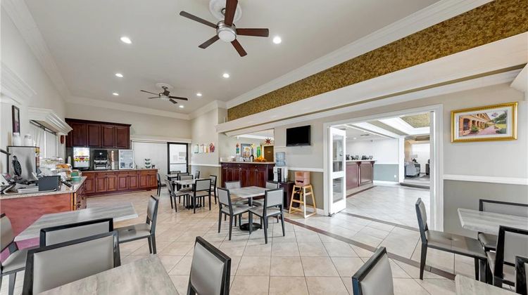 Quality Inn Long Beach Airport Restaurant