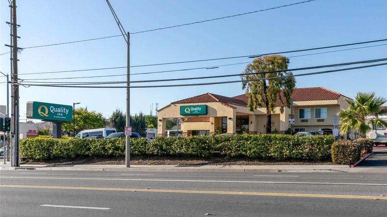 Quality Inn Long Beach Airport Exterior. Images powered by <a href="https://iceportal.shijigroup.com" target="_blank" rel="noopener">Ice Portal</a>.