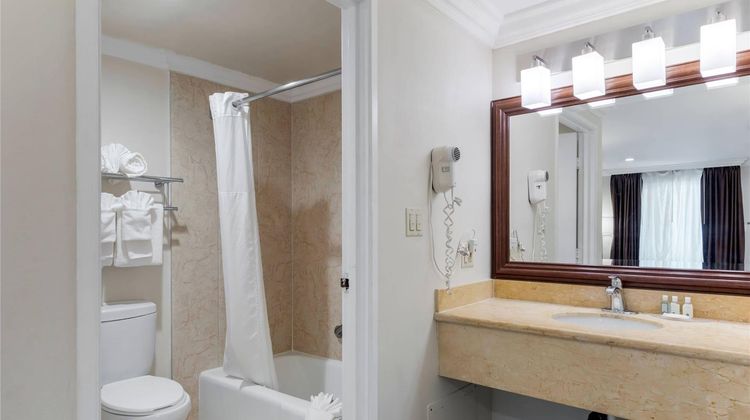Quality Inn Long Beach Airport Suite