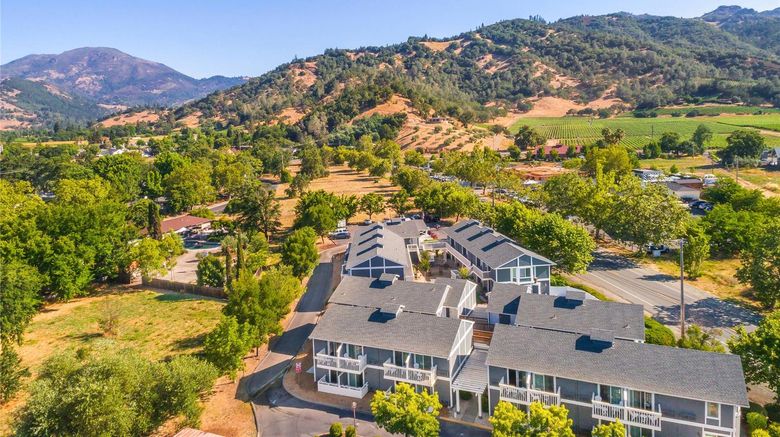 UpValley Inn  and  Hot Springs, an Ascend Exterior. Images powered by <a href="https://iceportal.shijigroup.com" target="_blank" rel="noopener">Ice Portal</a>.