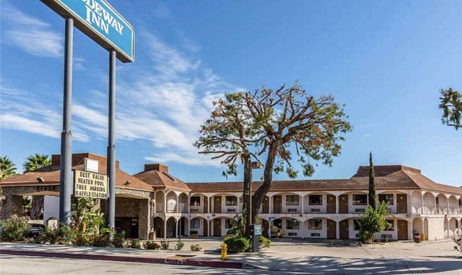 Rodeway Inn Magic Mountain Area Exterior