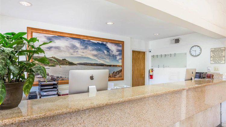 Rodeway Inn Magic Mountain Area Lobby