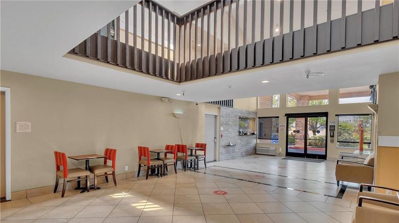<b>Quality Inn Vallejo Lobby</b>. Images powered by <a href="https://iceportal.shijigroup.com/" title="IcePortal" target="_blank">IcePortal</a>.