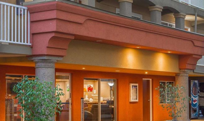 Quality Inn Exterior