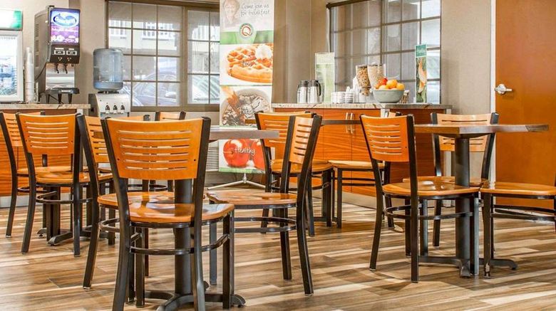 <b>Quality Inn Restaurant</b>. Images powered by <a href="https://iceportal.shijigroup.com/" title="IcePortal" target="_blank">IcePortal</a>.