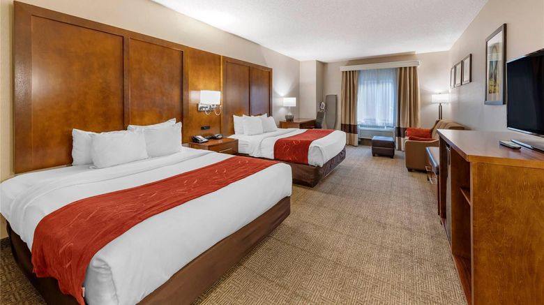 <b>Comfort Suites near Six Flags Magic Mtn Suite</b>. Images powered by <a href="https://iceportal.shijigroup.com/" title="IcePortal" target="_blank">IcePortal</a>.