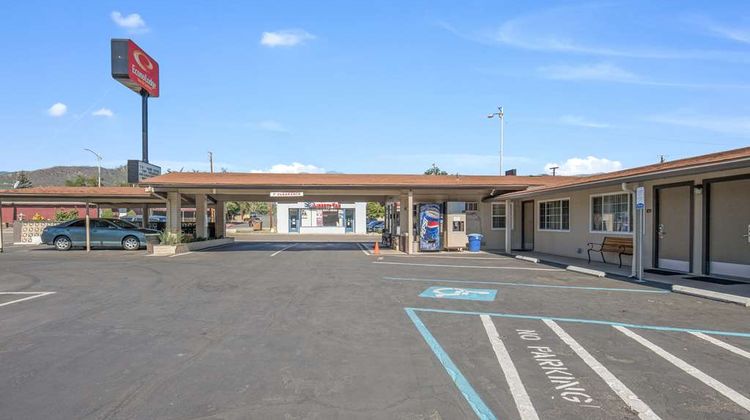 Econo Lodge Inn and Suites Yreka Exterior