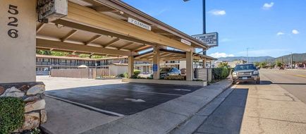 Econo Lodge Inn and Suites Yreka Exterior