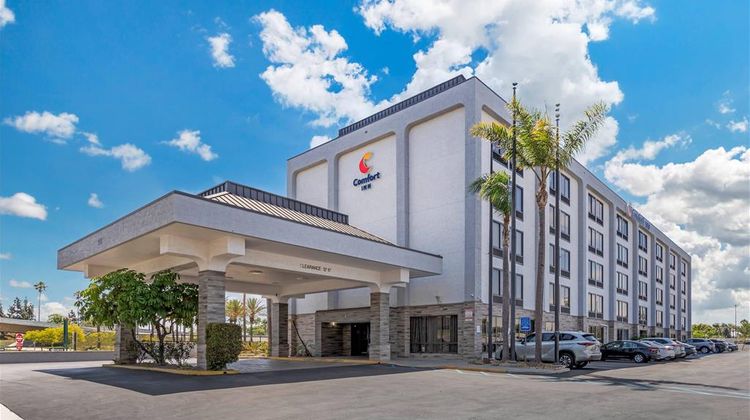 Comfort Inn Anaheim  Resort Exterior
