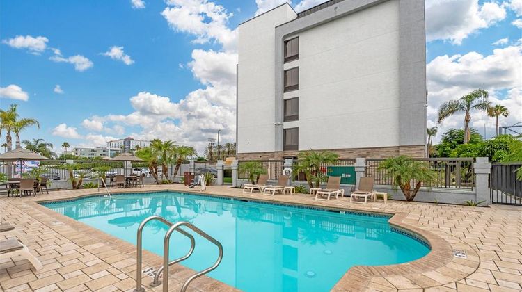 Comfort Inn Anaheim  Resort Pool