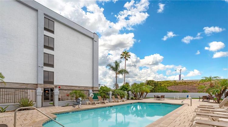 Comfort Inn Anaheim  Resort Pool