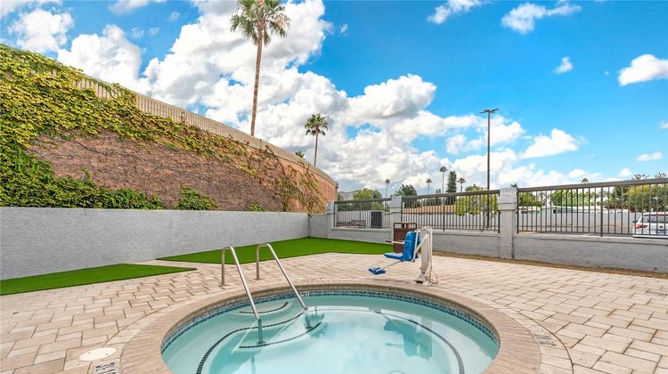 Comfort Inn Anaheim  Resort Pool