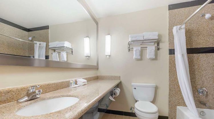 Comfort Suites Oceanside Marina Room