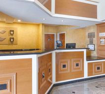 Comfort Suites Oceanside Marina Lobby