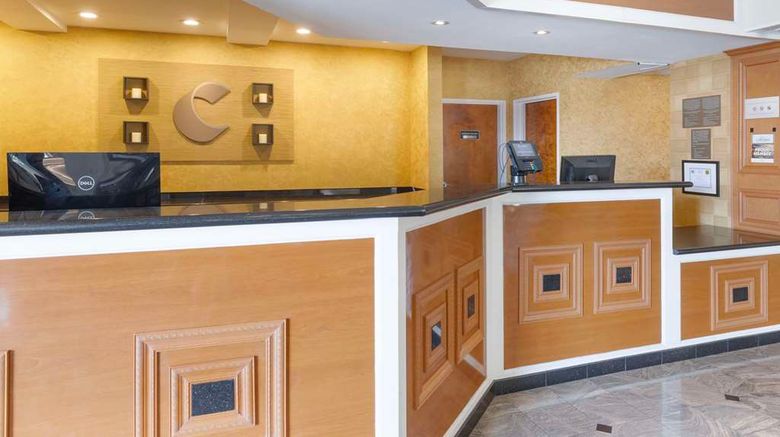 <b>Comfort Suites Oceanside Marina Lobby</b>. Images powered by <a href="https://iceportal.shijigroup.com/" title="IcePortal" target="_blank">IcePortal</a>.