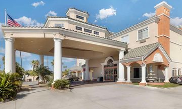 Comfort Suites Oceanside Marina