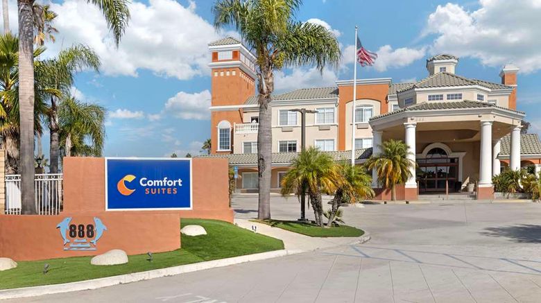 <b>Comfort Suites Oceanside Marina Exterior</b>. Images powered by <a href="https://iceportal.shijigroup.com/" title="IcePortal" target="_blank">IcePortal</a>.