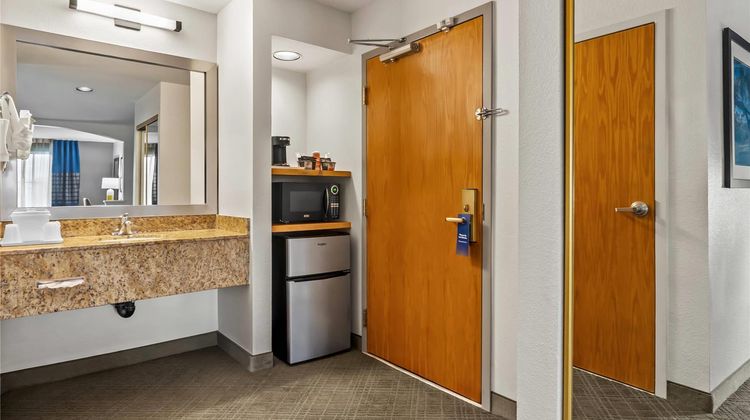 Comfort Inn Room