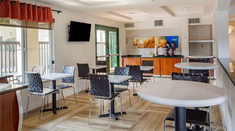 <b>Comfort Inn Restaurant</b>. Images powered by <a href="https://iceportal.shijigroup.com/" title="IcePortal" target="_blank">IcePortal</a>.