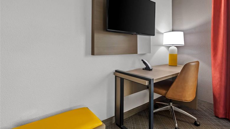 <b>Comfort Inn Suite</b>. Images powered by <a href="https://iceportal.shijigroup.com/" title="IcePortal" target="_blank">IcePortal</a>.
