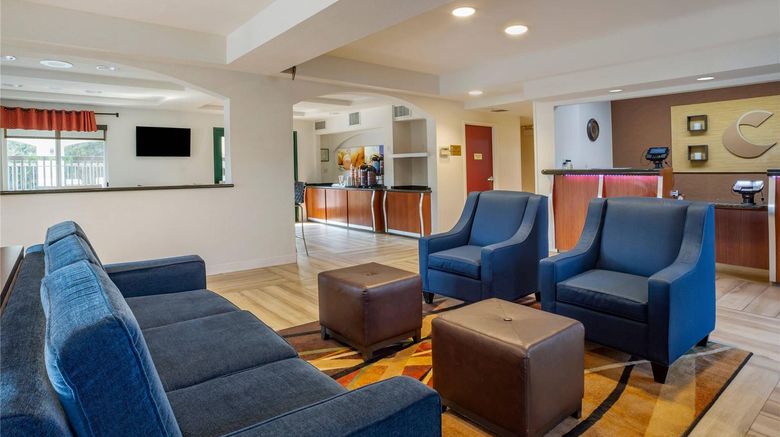 <b>Comfort Inn Lobby</b>. Images powered by <a href="https://iceportal.shijigroup.com/" title="IcePortal" target="_blank">IcePortal</a>.