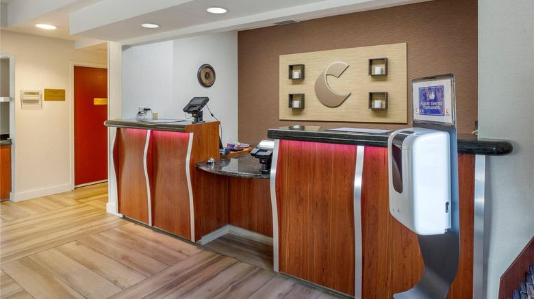 <b>Comfort Inn Lobby</b>. Images powered by <a href="https://iceportal.shijigroup.com/" title="IcePortal" target="_blank">IcePortal</a>.