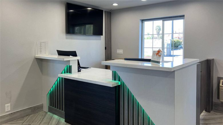 <b>Quality Inn Tracy I-205 Lobby</b>. Images powered by <a href="https://iceportal.shijigroup.com/" title="IcePortal" target="_blank">IcePortal</a>.