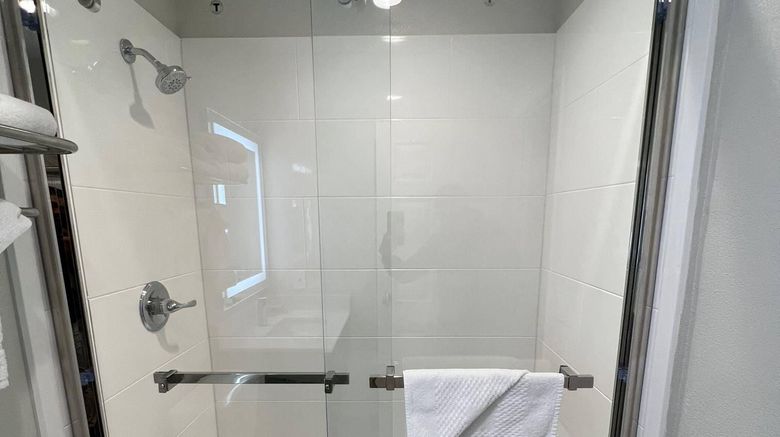 <b>Quality Inn Tracy I-205 Room</b>. Images powered by <a href="https://iceportal.shijigroup.com/" title="IcePortal" target="_blank">IcePortal</a>.