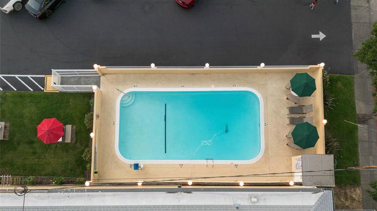 Quality Inn Pool